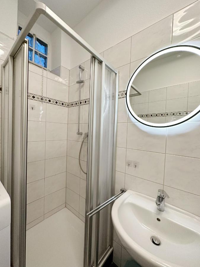 Igo Apartment 2 Schlafenzimmer Mit Waschmaschine Trockner Haustier Rheinufer 5Min Netflix Disney Plus 17-6 ドゥイスブルグ エクステリア 写真